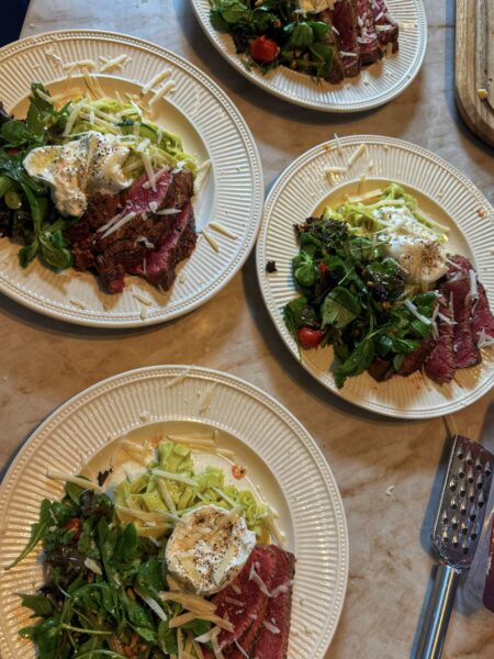 Tagliatelle met Huisgemaakte Pesto, Biefstuk en Burrata